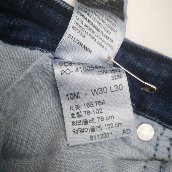 Signature by Levi Strauss Ladies Size 30/30 Medium Wash Skinny Jeans - Picture 9 of 14